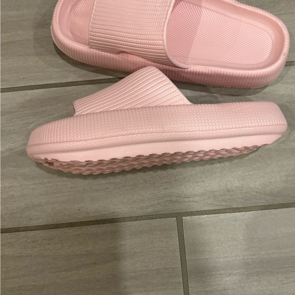 Cozy Pink Women's Slide Slippers - Picture 6 of 9